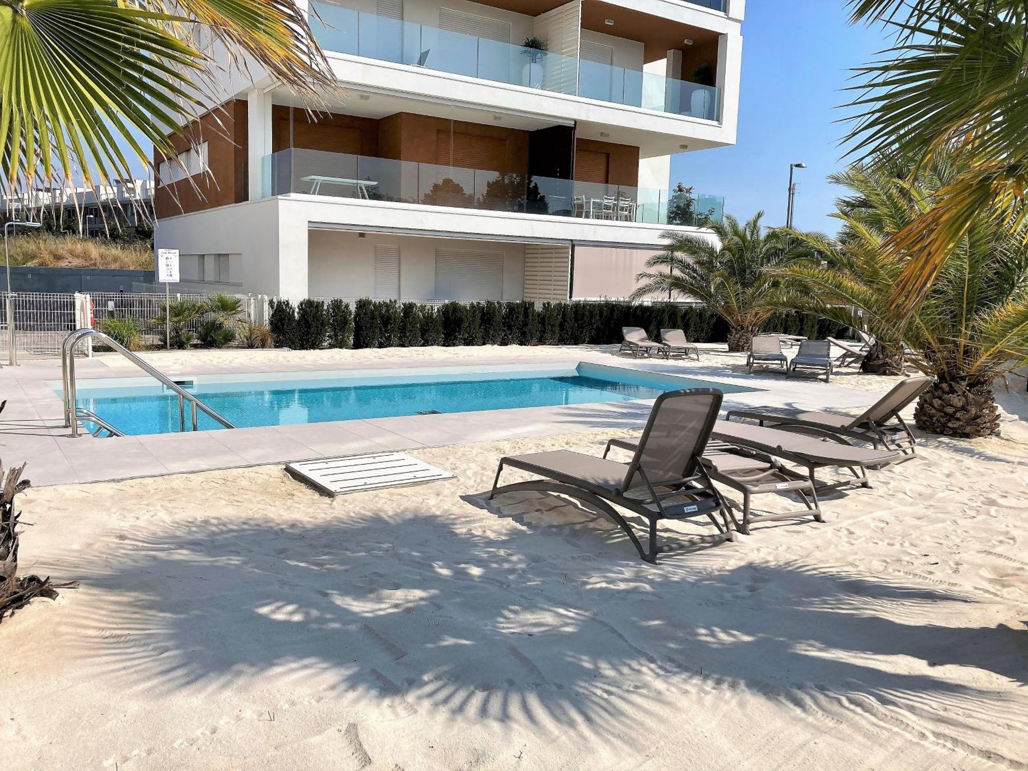 Sun Beach Residence Con Piscina - Piazza Brescia - Adria Holiday Jesolo - Family Apartments Exterior photo