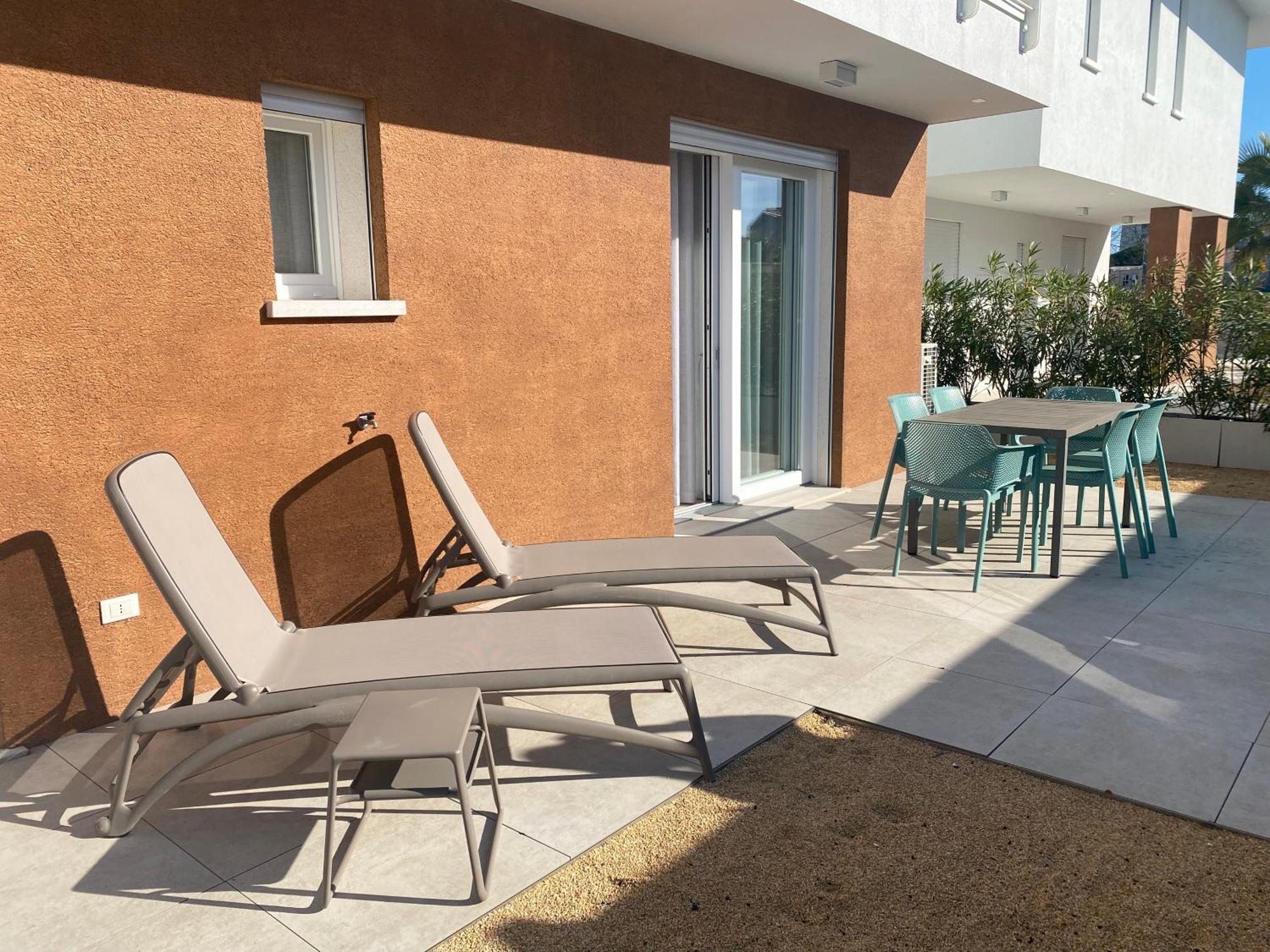 Sun Beach Residence Con Piscina - Piazza Brescia - Adria Holiday Jesolo - Family Apartments Room photo